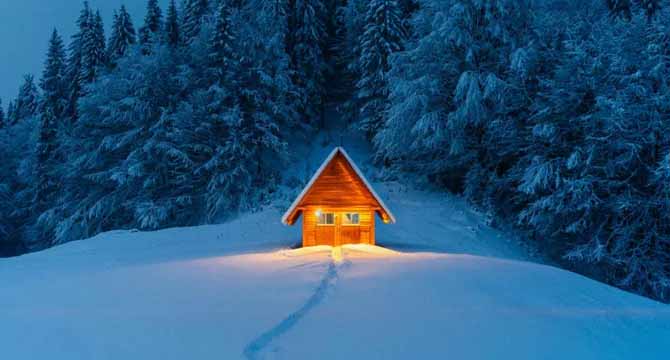 I Sheltered a Mother and Her Baby During a Freezing Night – A Month Later, a White Limousine Showed Up at My Door