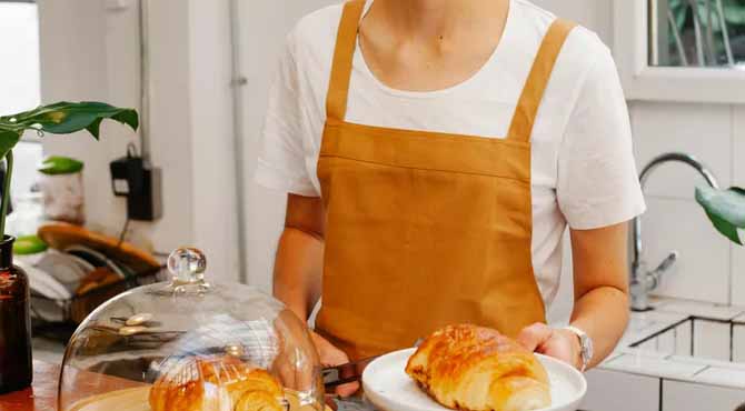 Entitled Woman and Her Boyfriend Publicly Humiliated My Mom at a Café — but When the Door Swung Open, Their Smiles Disappeared