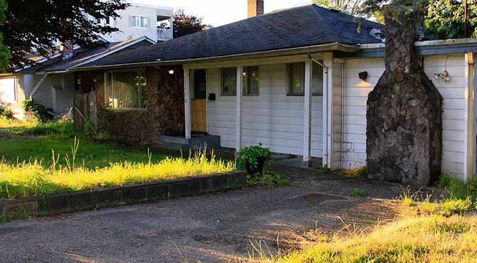 Stepmom Gave Me 36 Hours to Leave My Dad’s House Right After His Funeral – Karma Delivered the Gift She Deserved