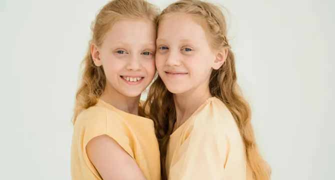 My Husband Kicked Me Out with Our Twin Daughters – 15 Years Later I Was Left Speechless When I Saw Him Again