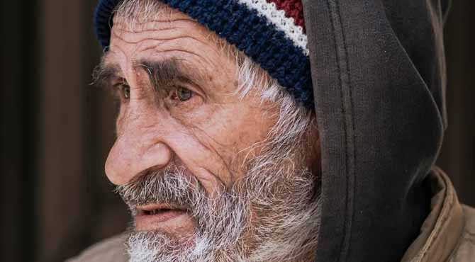 I Bought a Cake for a Homeless Old Man on His Birthday – But the Next Day I Discovered Who He Was and Couldn’t Believe It