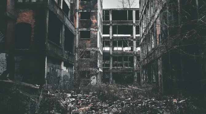 I Found Out My 10-Year-Old Daughter Was Skipping School to Go to an Abandoned Building – So I Followed Her