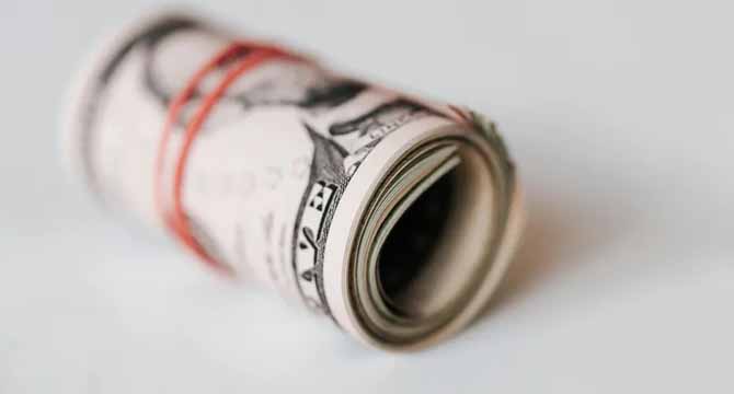 My Brother Begged Me to Lend Him $150K to Save His Business, Then I Saw a Diamond Ring on His Fiancée’s Finger — Story of the Day