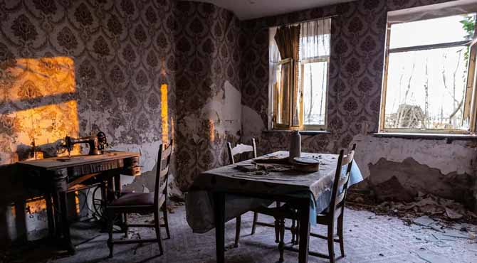 After Mom’s Death, I Returned to Her Old House & Heard Noises from the Basement ā My Life Was Never the Same After What I Discovered