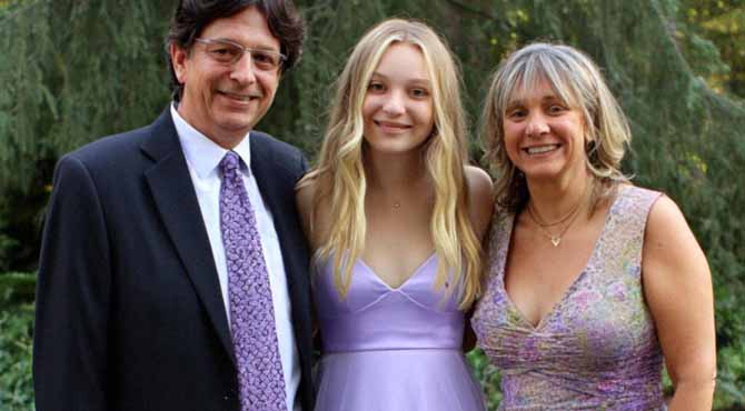 I Thought My Dad Was Cheating on My Mom After My Graduation – but What He Was Really Hiding Left Me Speechless