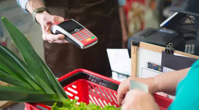 I Paid for an Elderly Woman’s Groceries When Her Card Was Declined – Two Days Later My Life Changed Completely