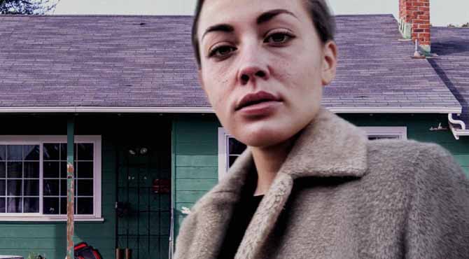 Wealthy Girl Mocks Her Poor Sister’s Old House – Then Karma Steps In