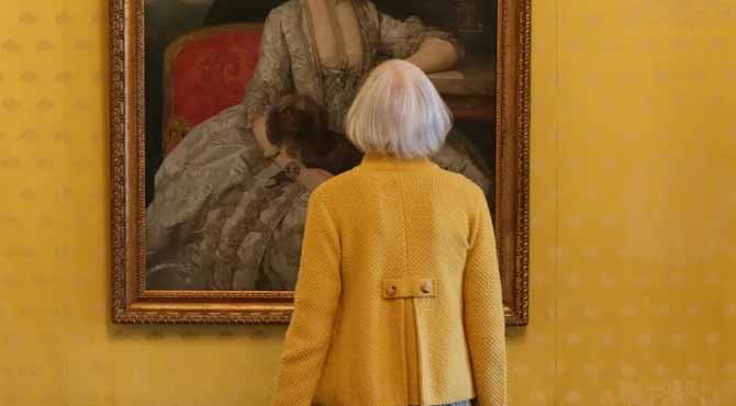 I Let a Homeless Lady That Everyone Despised Into My Art Gallery – She Pointed at One Painting and Said, ‘That’s Mine’