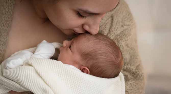 My Newborn Was Screaming in the ER When a Man in a Rolex Said I Was Wasting Resources – Then the Doctor Burst Into the Room and Stunned Everyone