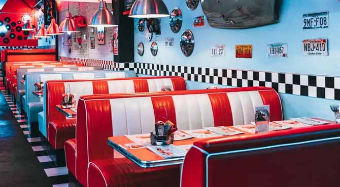 I Followed a Little Boy Who Took Leftovers from My Restaurant Every Day – I Was Shocked When I Learned Why He Did It