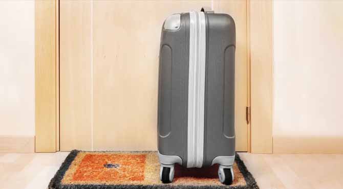 I Came Home after Work and Found All My Stuff Packed in Suitcases on the Doorstep