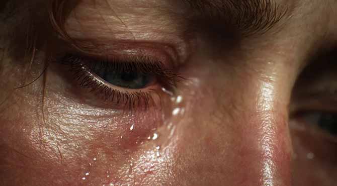 My 13-Year-Old Was Being Cyberbullied by Someone Close to Us – When We Finally Found the Sender, I Wished We Hadn’t