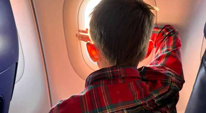 Business Class Passenger Mocked a Young Boy – But His Mother’s Response Left Everyone Speechless