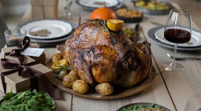 My Husband Grabbed the Thanksgiving Turkey and Threw It in the Trash – When He Explained Why, Everyone Was Shocked