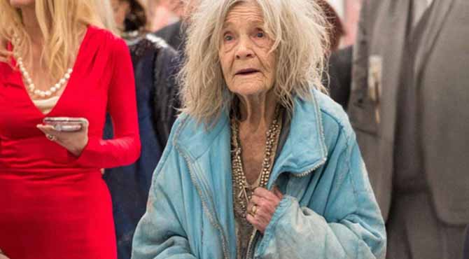 I Let a Homeless Lady That Everyone Despised Into My Art Gallery – She Pointed at One Painting and Said, ‘That’s Mine’