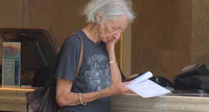 My Aunt Planned a Trip to Celebrate My Grandma’s Retirement – But in the End, They Made Her Pay for the Whole Trip